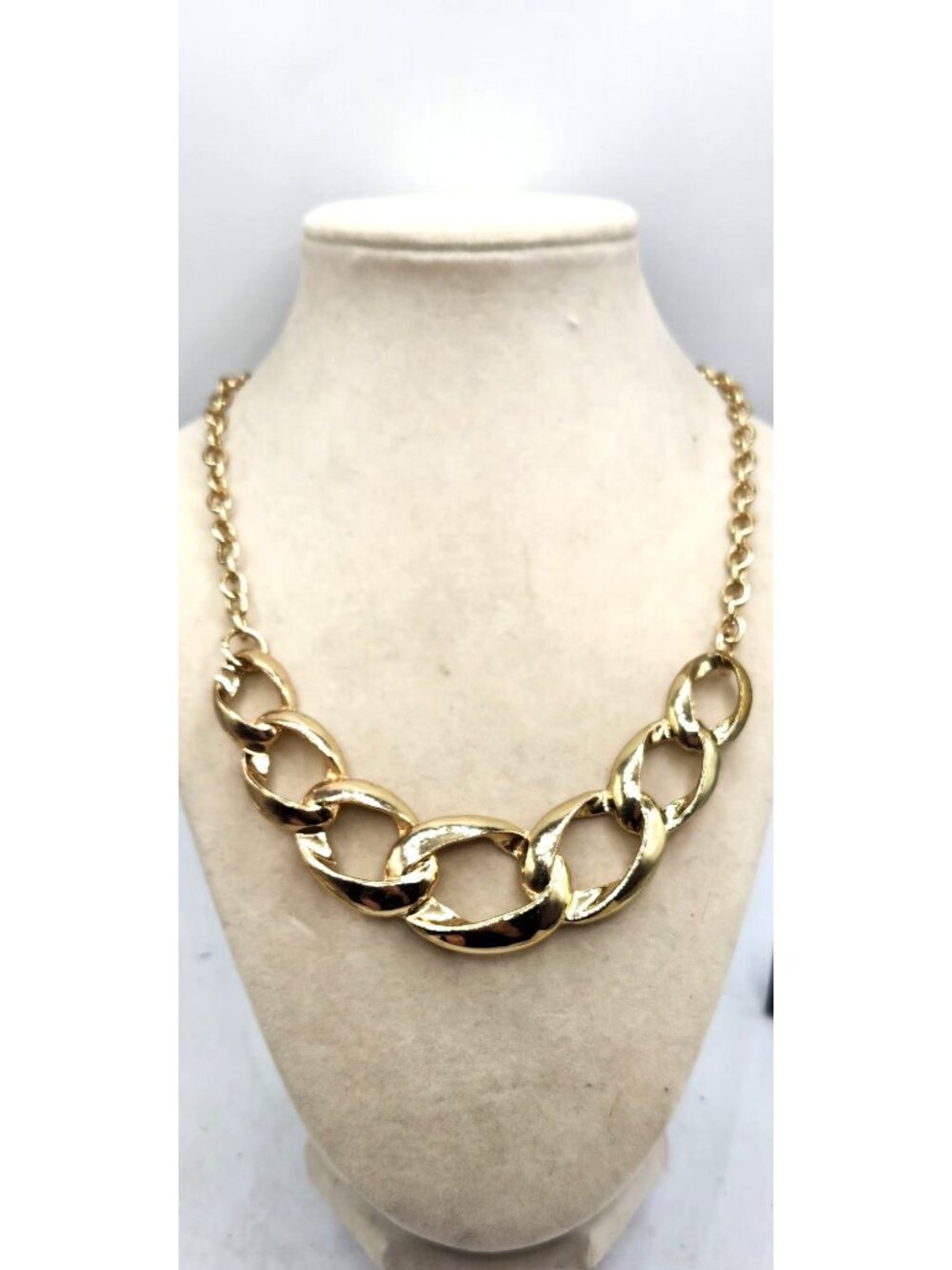 Chunky Gold-Tone Chain Necklace With Lobster Clasp Closure